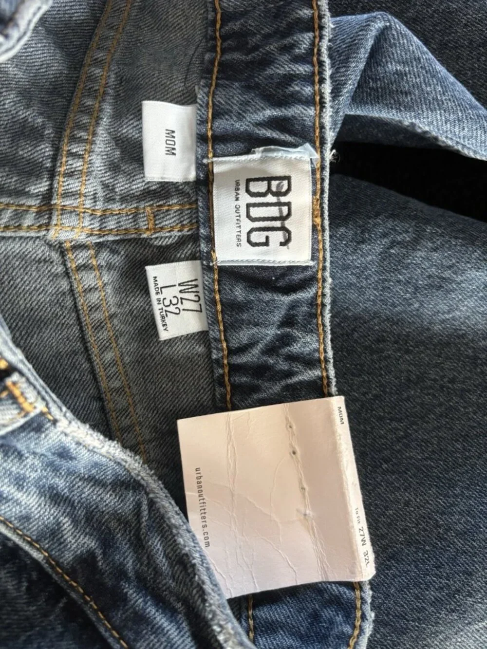NWT BDG Urban Outfitters Women’s Mom Jeans High Waisted Tapered Leg Sz 27